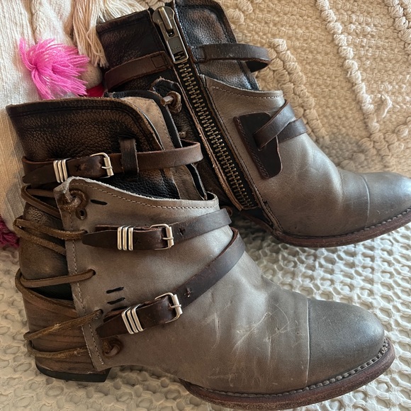 Freebird by Steven Grey Multi Distressed Leather Crue Boots 9 - Picture 4 of 16